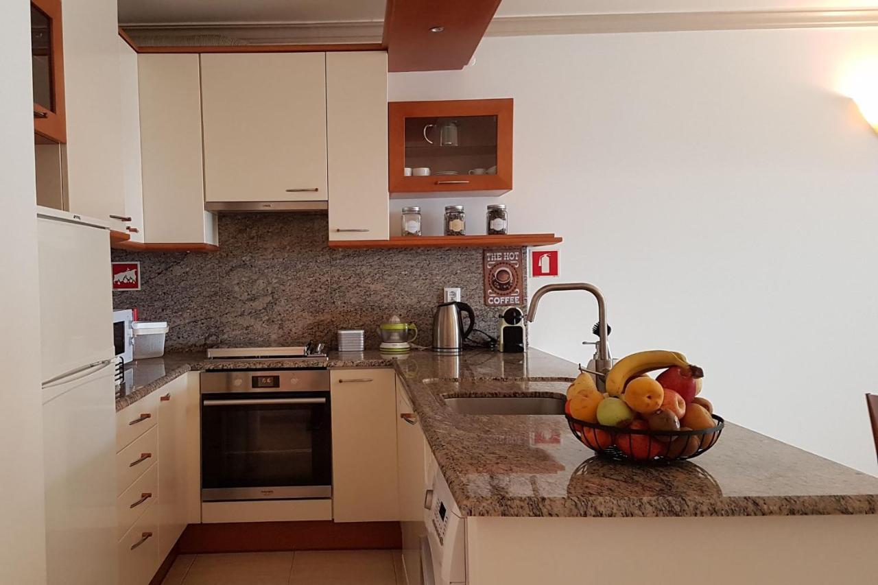 Lovelystay - Sea View Apartment With Pool & Garden Ericeira Esterno foto