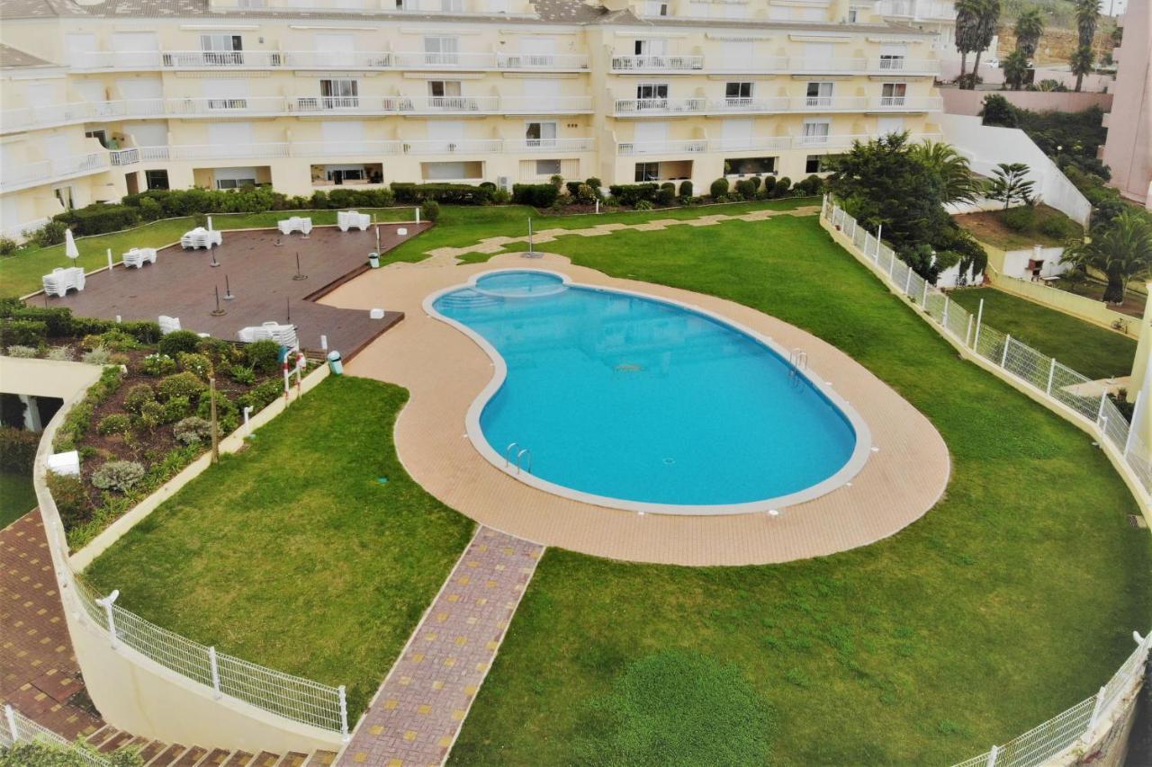 Lovelystay - Sea View Apartment With Pool & Garden Ericeira Esterno foto
